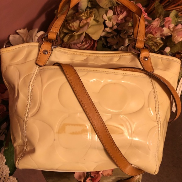 Coach Leah Embossed patent leather light yellow small tote bag - Picture 2 of 11